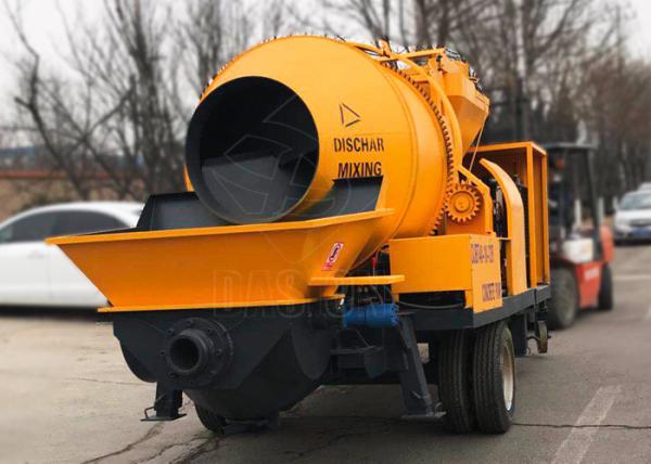 Mobile Concrete Mixer Pump , Mini Volumetric City Cement Mixer Pump