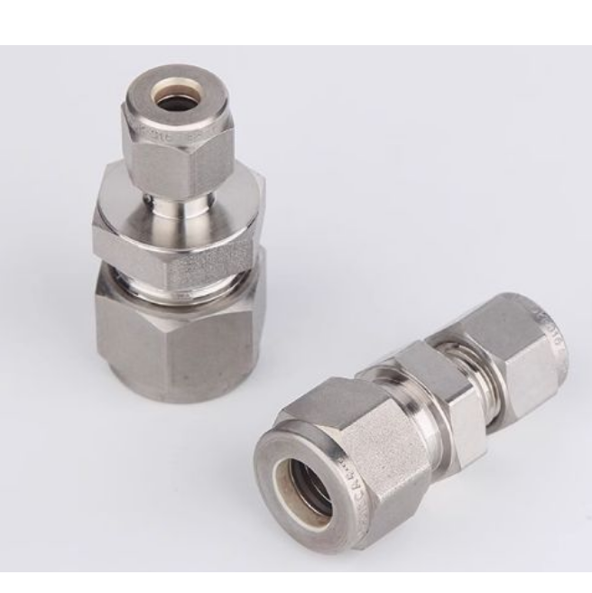 Swagelok 316 Stainless Steel Connector Adapter with 1/16 to 1 1/2 in. (3 to 25 mm) Sizes and 1 Year Warranty
