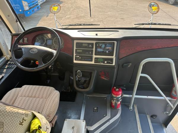 36-seat Diesel Engine Second-hand School Bus For Children Made In China Is Sturdy And Durable