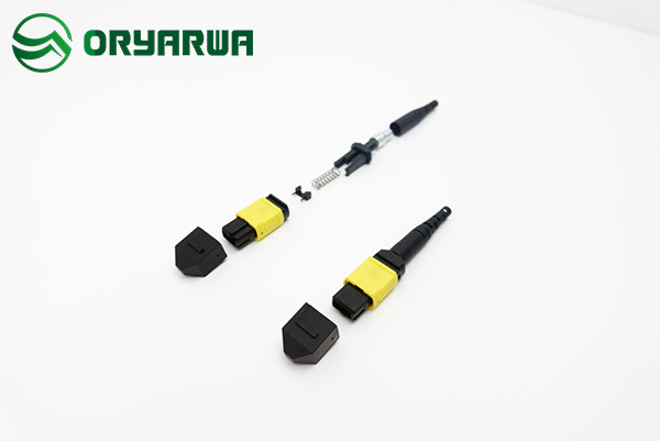 Потеря Insertional низкого уровня соединителя 3.0mm волокна мужчины MPO OEM однорежимная