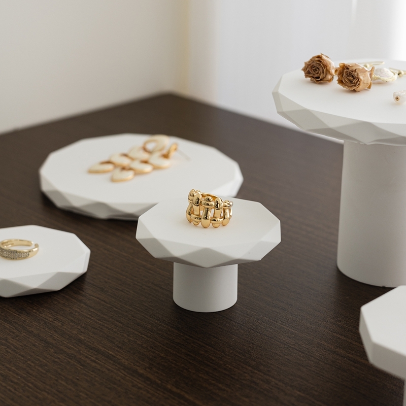 White Jewelry Display Set Jewelry Stand for Wedding Store Counter Showcase