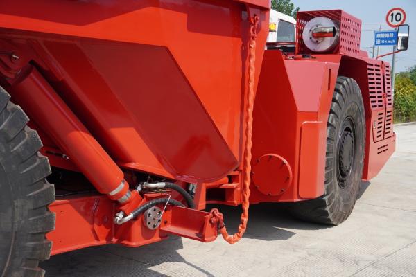                  ST20 10m³ Copper Mine Articulated Underground Dump Truck for Russia Market             