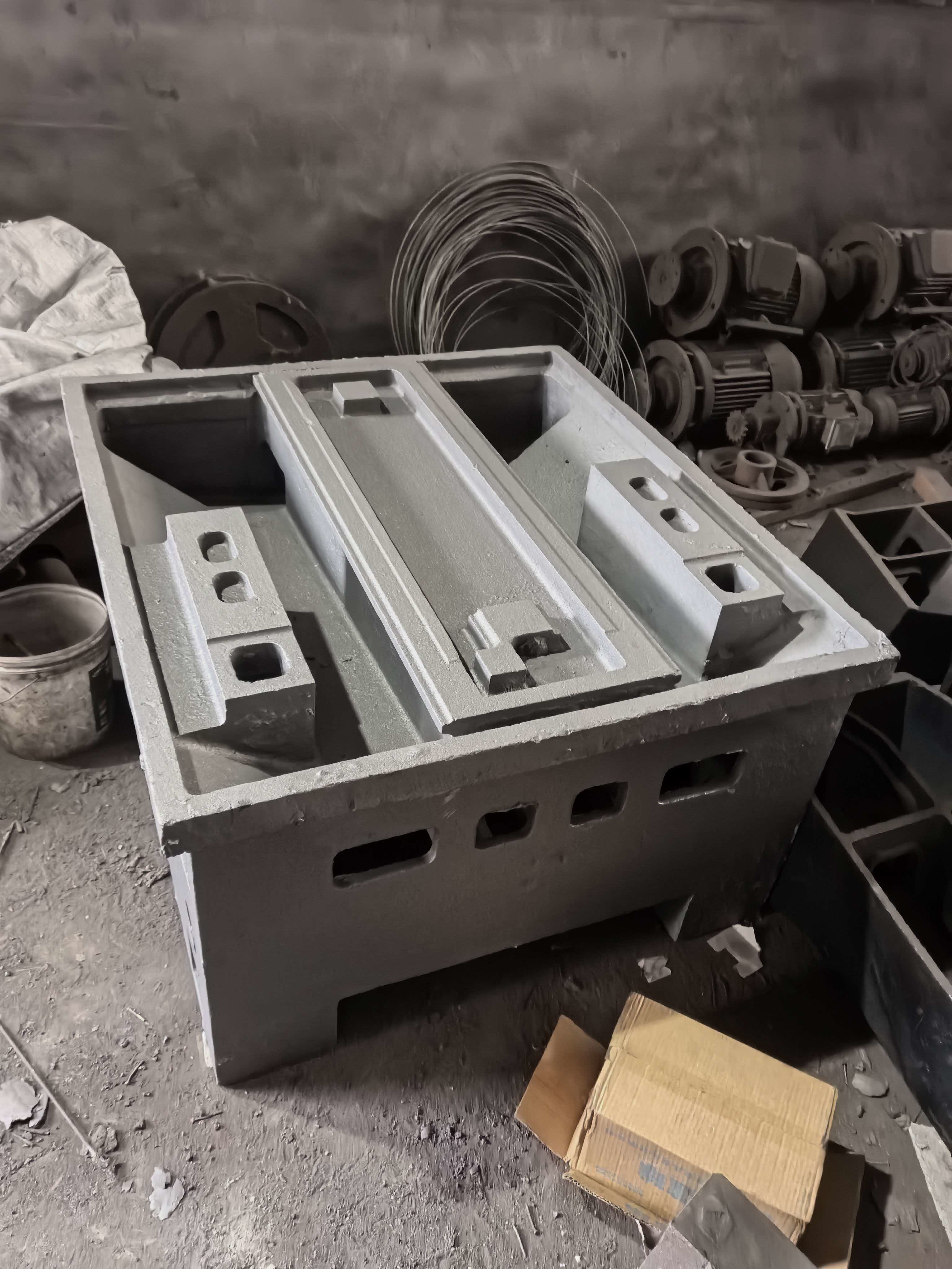 Gray Cast Iron Machine Tool Base Casting with High Structural Rigidity Excellent Vibration Damping and Good Thermal Stability for CNC Milling Machine Equipment Frame