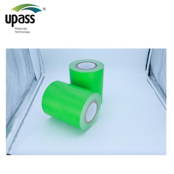 Filme de grande resistência para as membranas impermeáveis