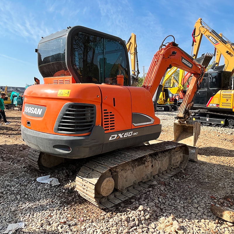Использованный экскаватор для землеустройства Корея Mini Doosan Dx60 Использованный микроскапатель 6 тонн