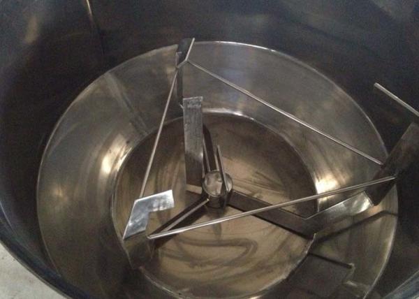 Castor Wheel Plastic Mixing Machine , 150 Kg/H Plastic Material Mixing Machine