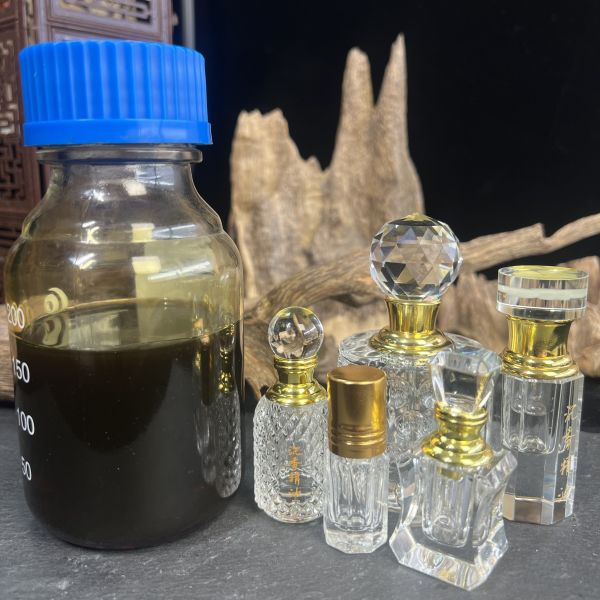 CO2 Supercritical Fermented Agarwood Essential Oil 10.5 Middle Eastern Style