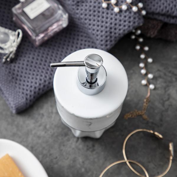 5 Pcs Ceramic Bathroom Set , Soap Dispenser Ceramic Set For Hotels Sanitary Ware