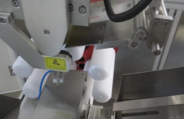 Máquina etiquetadora de tubos redondos de aluminio para crema facial cosmética Npack, máquina etiquetadora de tubos blandos de plástico