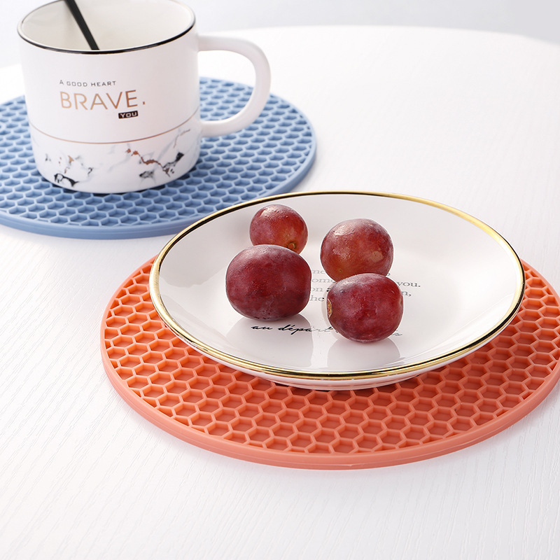 Round Honeycomb Silicone Placemat, Heat Resistant Non-Slip Waterproof Table Mat, Reusable Food Grade Silicone Table Pad for Kitchen Dining Table