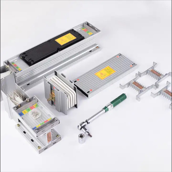 IP55 Высоковольтная автобусная система 3 фазы 4 провода Стандарт IEC 61439-6