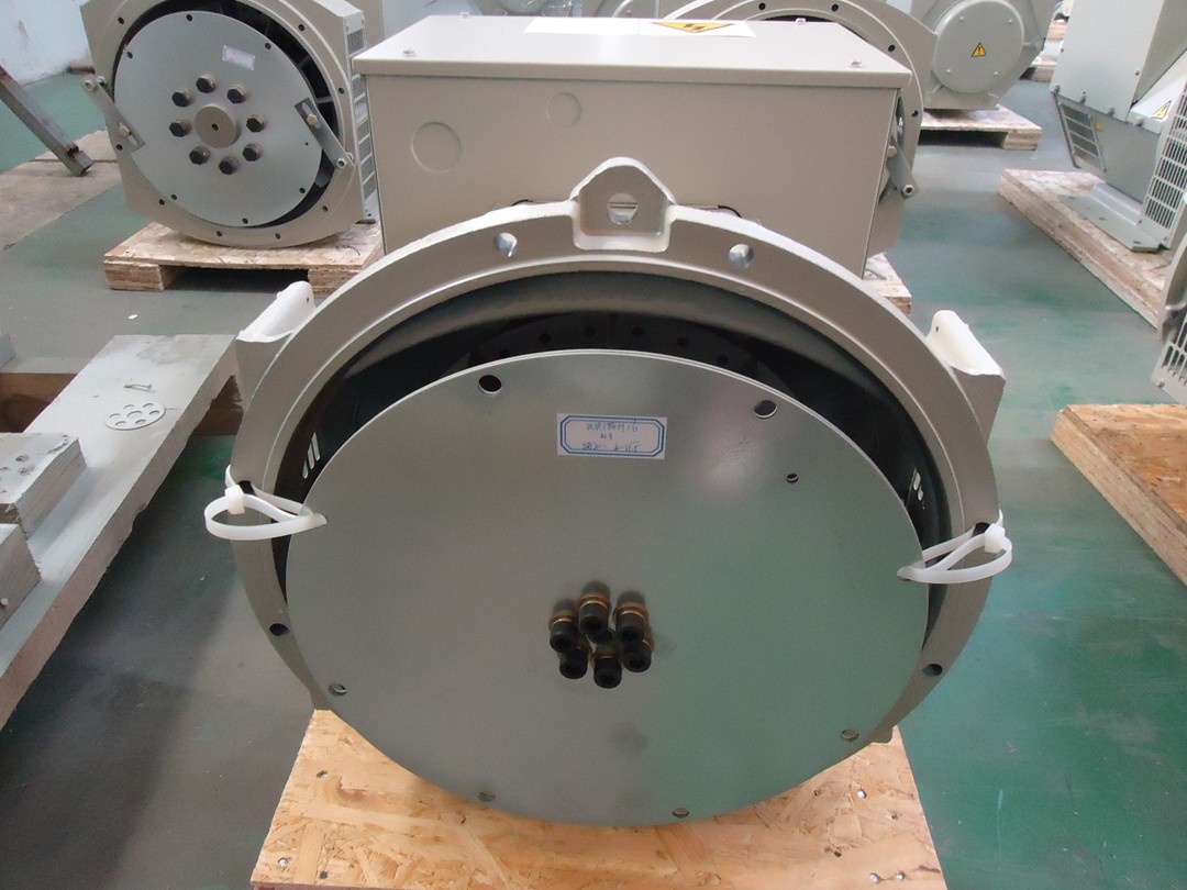 генераторы AC AVR 50Hz 10KW WR164C безщеточные Stamford 3 участка