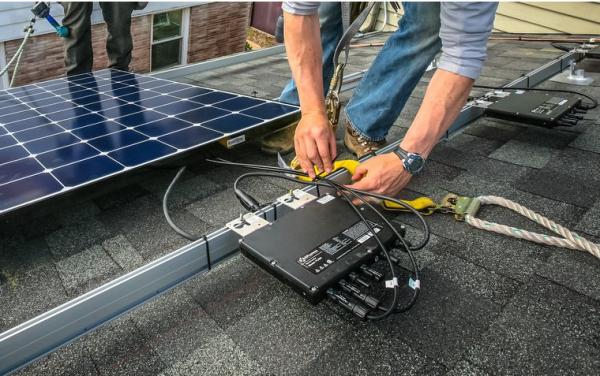 IP65 3000W 6000W Solar Micro Inverter On Grid AC120V 230V with white and black