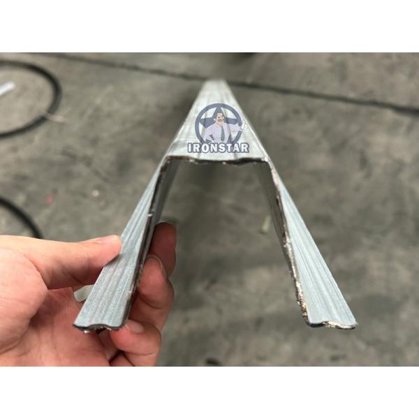 Máquina formadora de perfiles Omega para acero galvanizado, puerto de exportación Tianjin