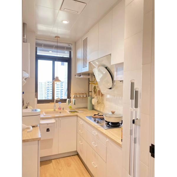 Customized MDF Laminate Wholesale Grey Lacquer Storage Pantry Kitchen Cabinets