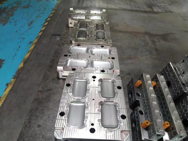 Customized Plastic Injection Molding Parts with High Precision Flanged Mold