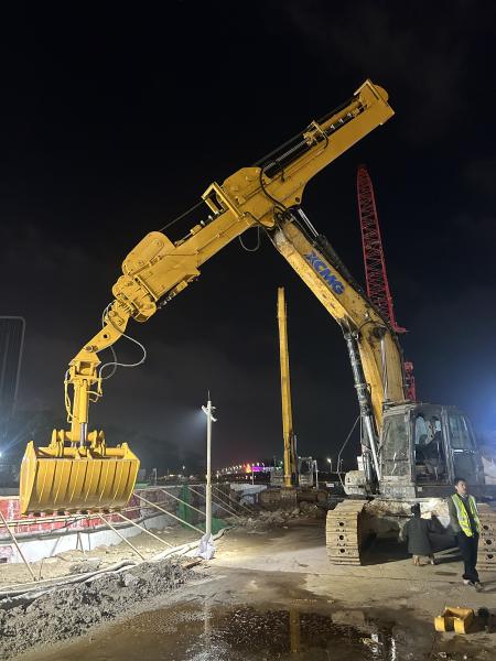 Construction Machinery Telesopic Long Reach Boom For Excavator 15-50 Ton