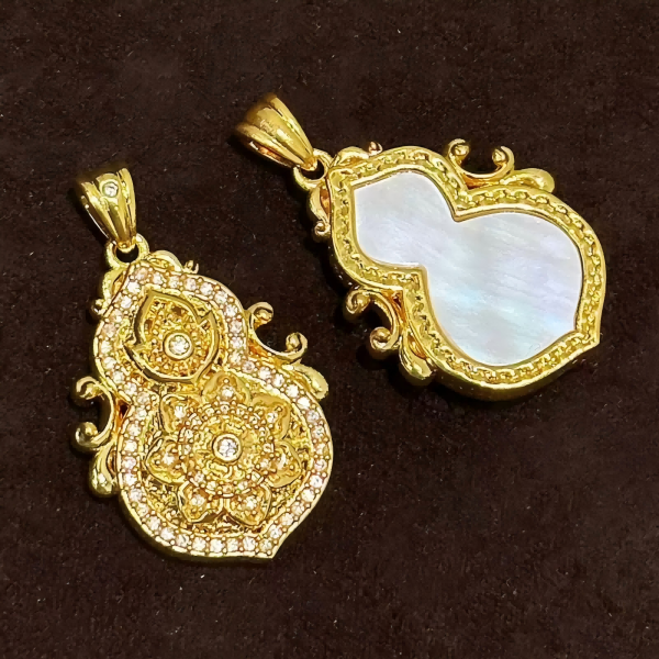 Factory cheap price Fashion Jewelry Pendant Beauty Gourd 18K Gold Pendant Luxurious Elegant 18k Gold Pendant