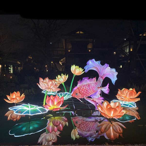 Christmas Wonderland Creative Lighting LED Light Up Chinese Lanterns Show