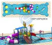 Parc d'attractions pour adultes avec jouets de piscine