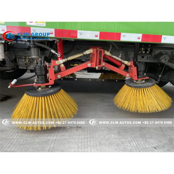 Sinotruk Howo 1500L Water Tanker 4000L Dust Tanker Road Sweeper Truck