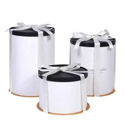 Projete a caixa doce de papel a embalagem reciclada do bolo dos materiais com tampas