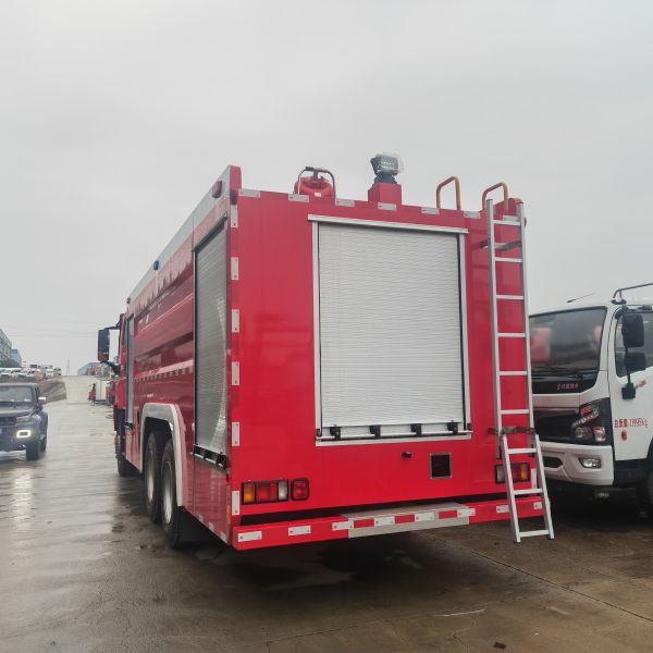 ISUZU Giga Fire Truck Engine firetruck Tender Foam Fire Fighting Rescue Vehicles