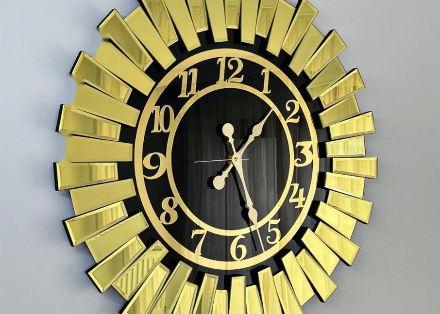 Shiny Gold Wall Clock Timepiece in 60CM 80CM Sizes with Customizable Design
