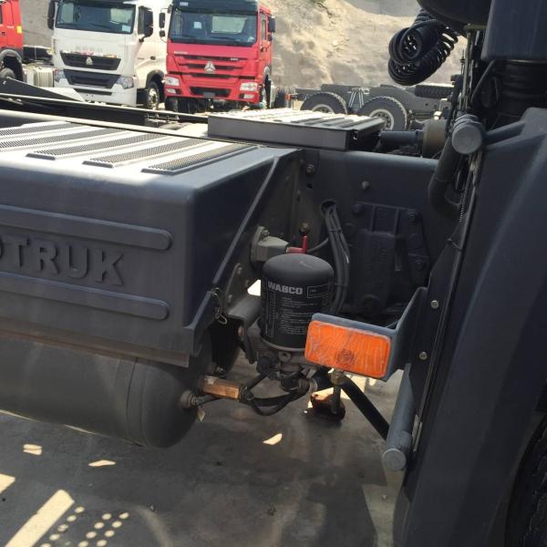 2017 NEW HOWO7 6X4 Tractor Head Tow Trucks with 10tires 371HP and Air pod 90# kingpin