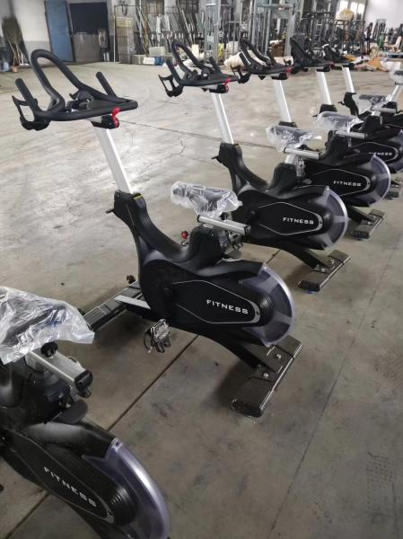 Équipement de remise en forme de la salle de sport à domicile Vélo de spinning pliable d'entraînement aérobique pour le culturisme et l'exercice