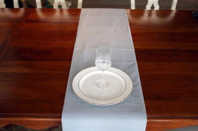 SGS White Airlaid Tablecloth Wedding Use 1.37x2.74m Size