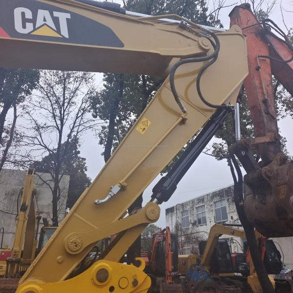 320D Second Hand Construction Equipment with CATERPILLAR Engine and Excellent Performance