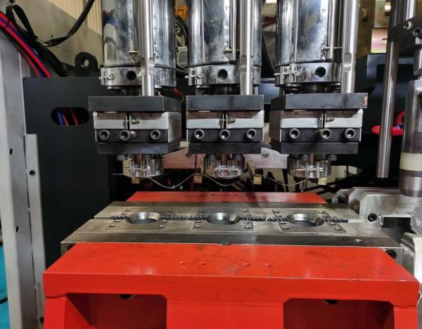 Automatic Extrusion Blow Machine With 20s/Pc Cycle Time 3 - 4 Die Head