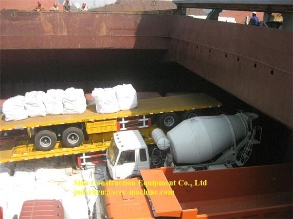 Durable Concrete Handling Equipment Sinotruk Howo 8x4 12m3 Cement Mixing Truck