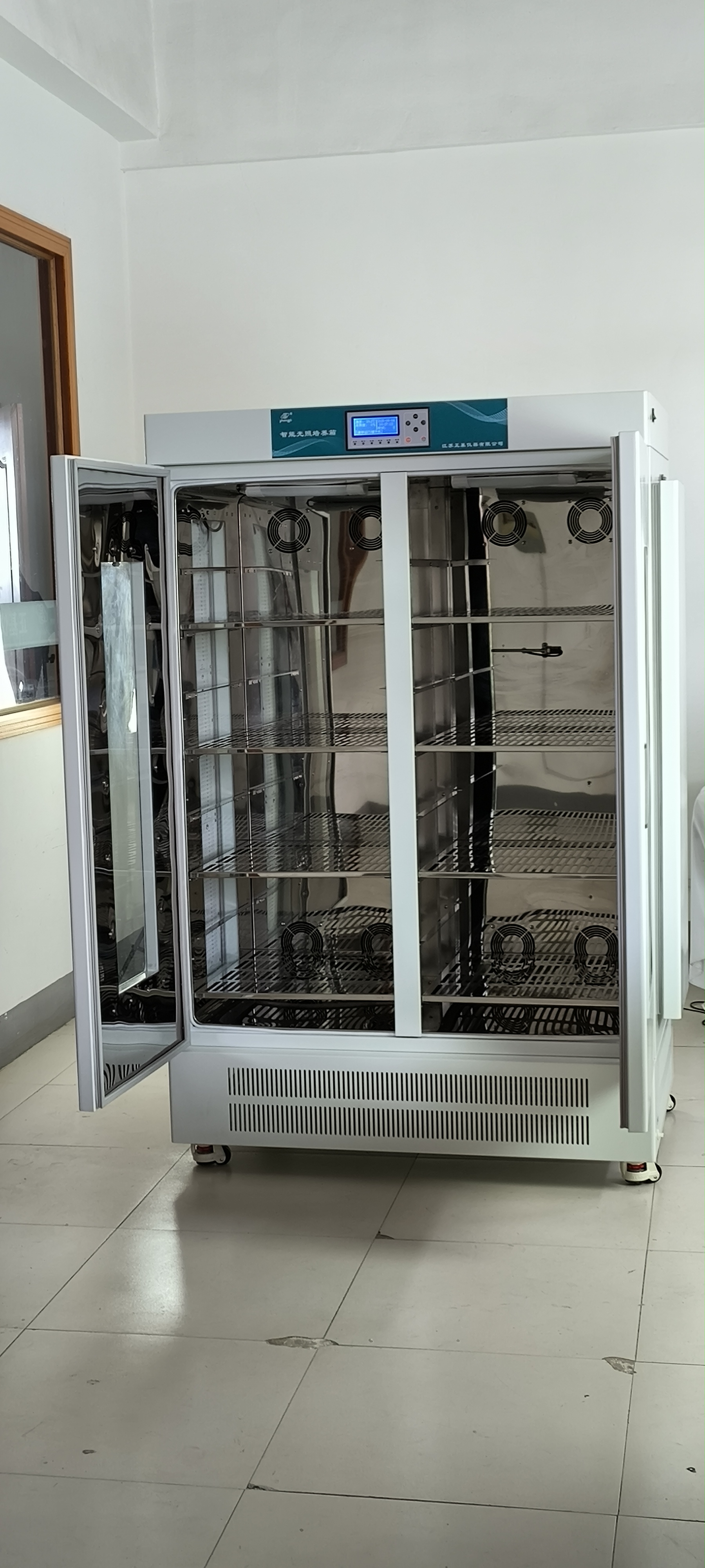 SPX-G SERIES  Illuminated Incubator for Tissue Culture & Microbiology - Precision Control, 0-9999 Min Timer