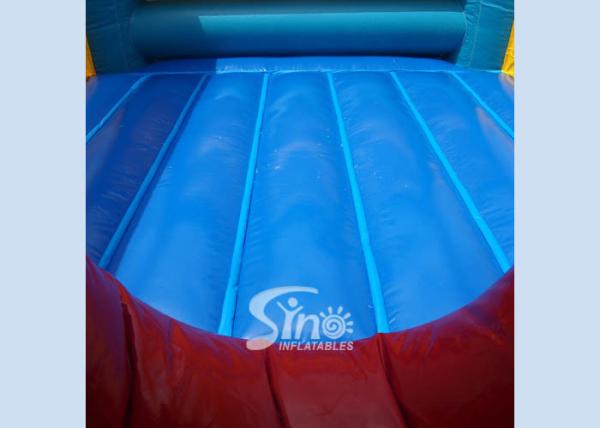 O leão-de-chácara inflável do crocodilo grande interno da boca das crianças com o EN14960 certificado vem com o ventilador do CE de sino Inflatables