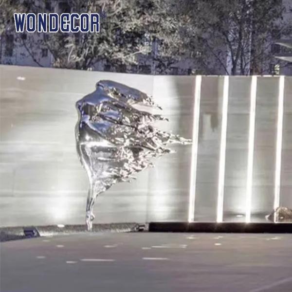 Выкованных скульптура нержавеющей стали открытым садом женщин конспекта скульптуры металла