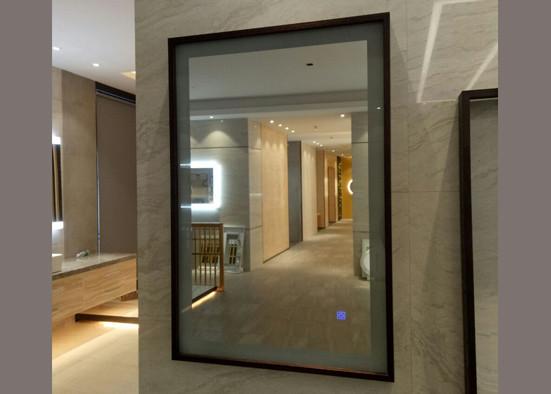 Custom Framed Bathroom Mirrors 3-6mm Thickness For Decorating Hotel / Restaurants