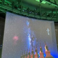 Mur visuel mené incurvé extérieur coulissant des véhicules à moteur d'écran de LED