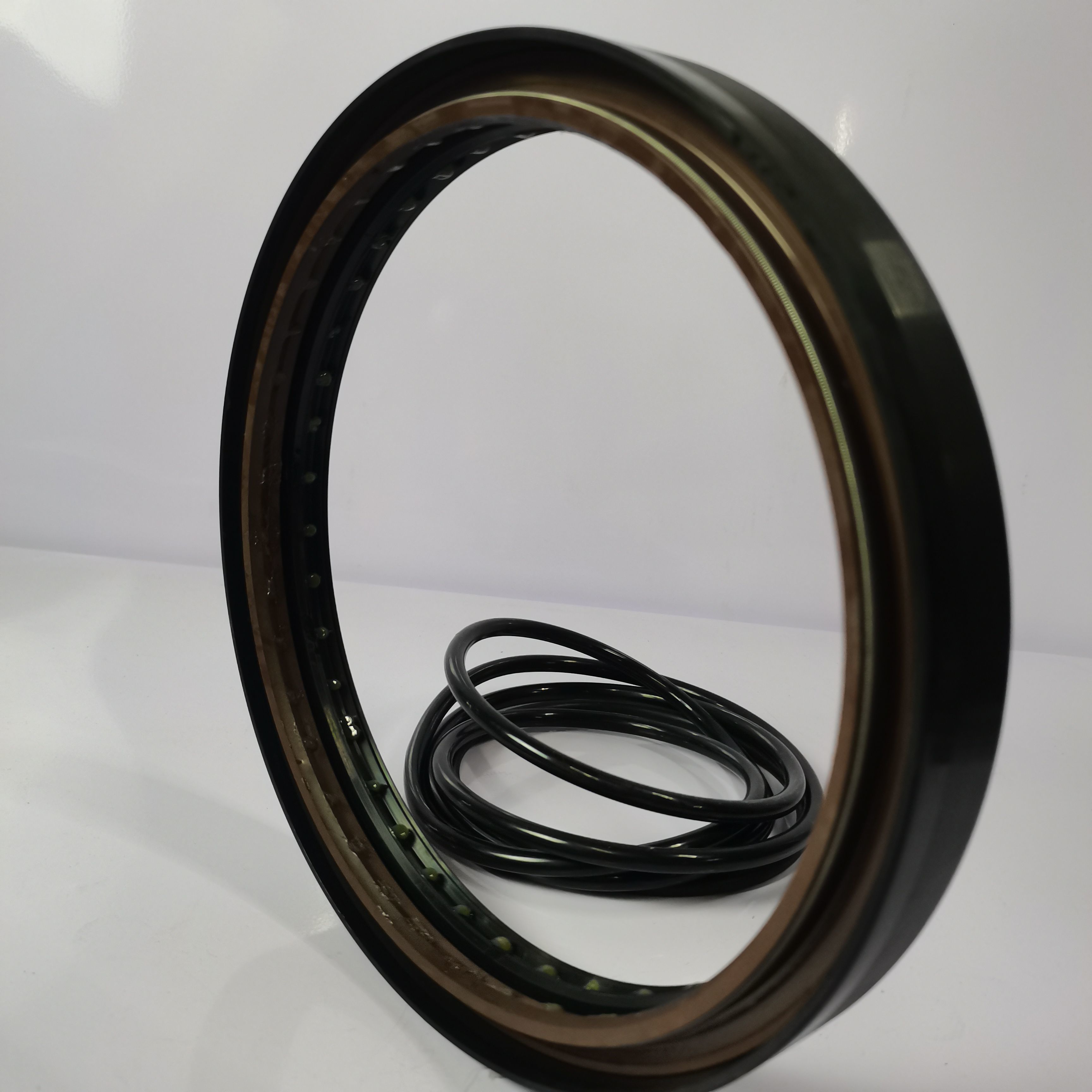Manufacturer Wholesale Parts 190*220*15/30 FAW Truck DP128 Rear Wheel Oil Seal