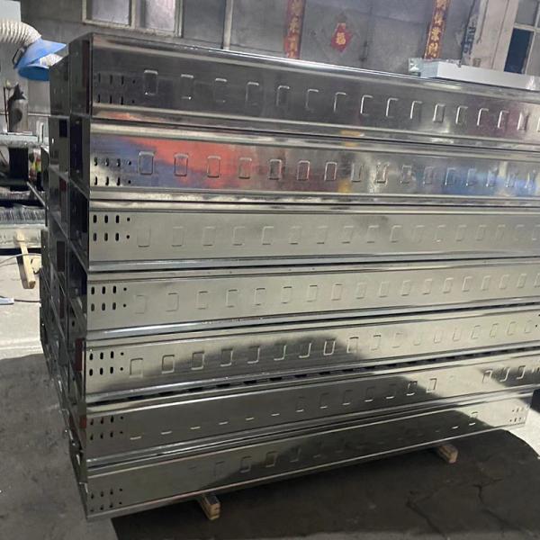 Rectangular Molded Cable Tray 50mm For Customizable Cable Solutions Electric Cable Trunking