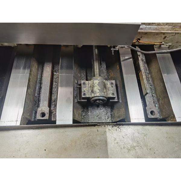 Used 3 Axis CNC Horizontal Machining Center BT 50 VMC CNC Milling Machine