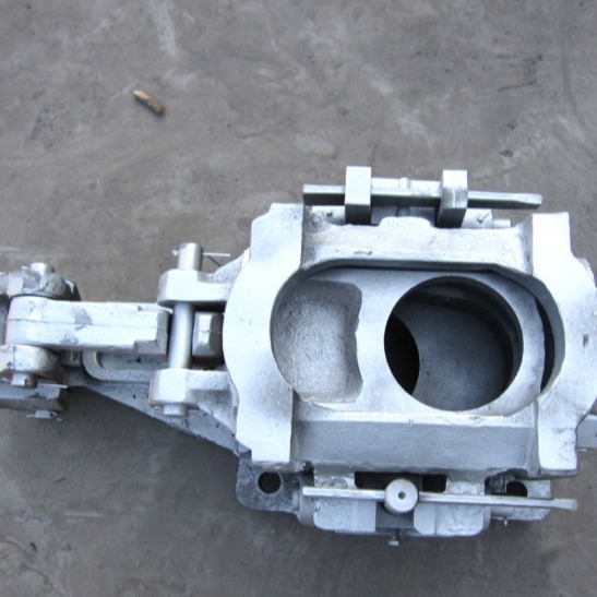 Mécanisme rapide de changement de bec de récipient de distribution de commutateu