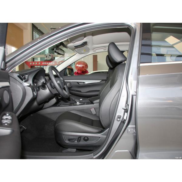 215 Km/H Top Speed Sedan Qx50 2.0t 2WD Fashion Gasoline Car with Advanced Technology