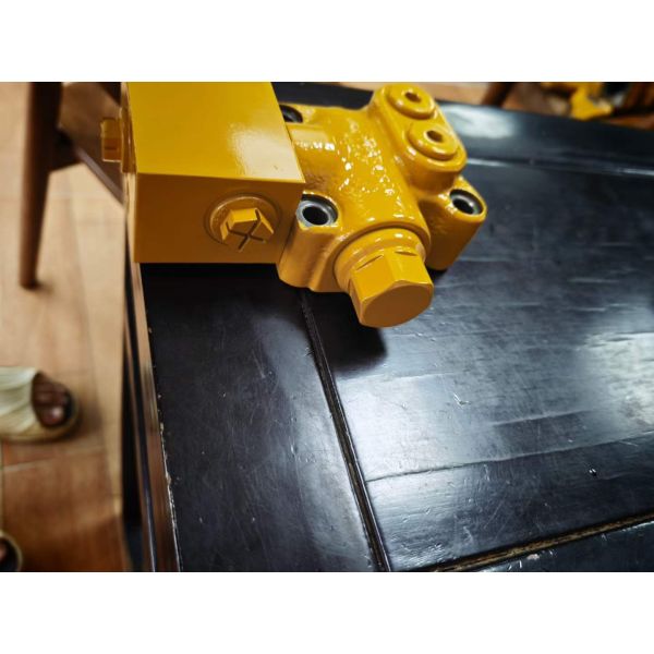Pressure Reducing Valve For Cat 345GC 349 352 Excavator, Precise Pressure Control, Wear Resistant Hydraulic Spare Parts