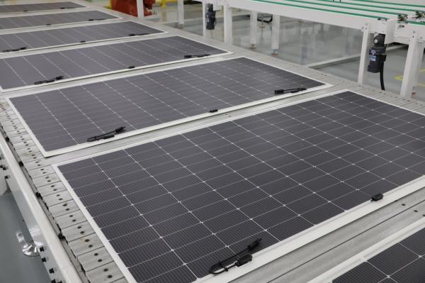 X-Solar Energy 580W Light Weight Solar PV Panel Portable Flexible Topcon Monocrystalline Solar Panels with Long Lifespan