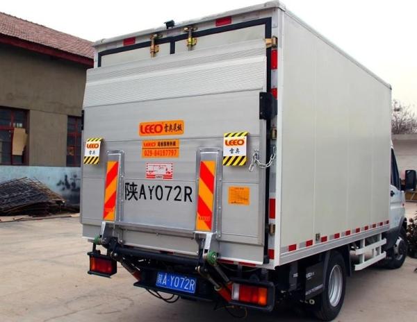 Liftgate esperto do caminhão da caixa das portas 800mm do elevador 700kg hidráulico com engate