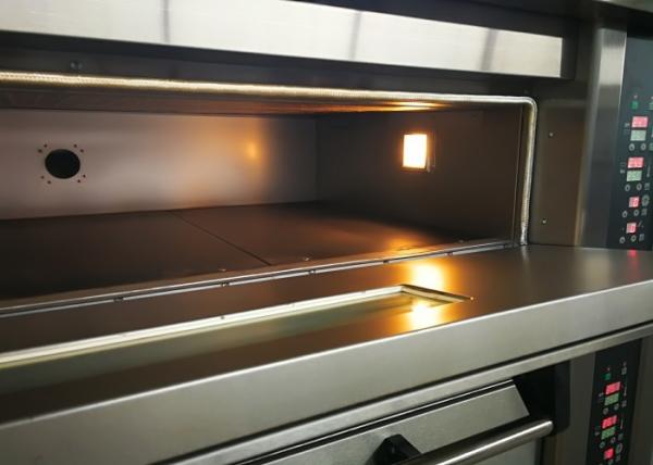 Gas 304 SS Safety Bakery Deck Oven 0 - 300 ℃ For Bread Cake Baking