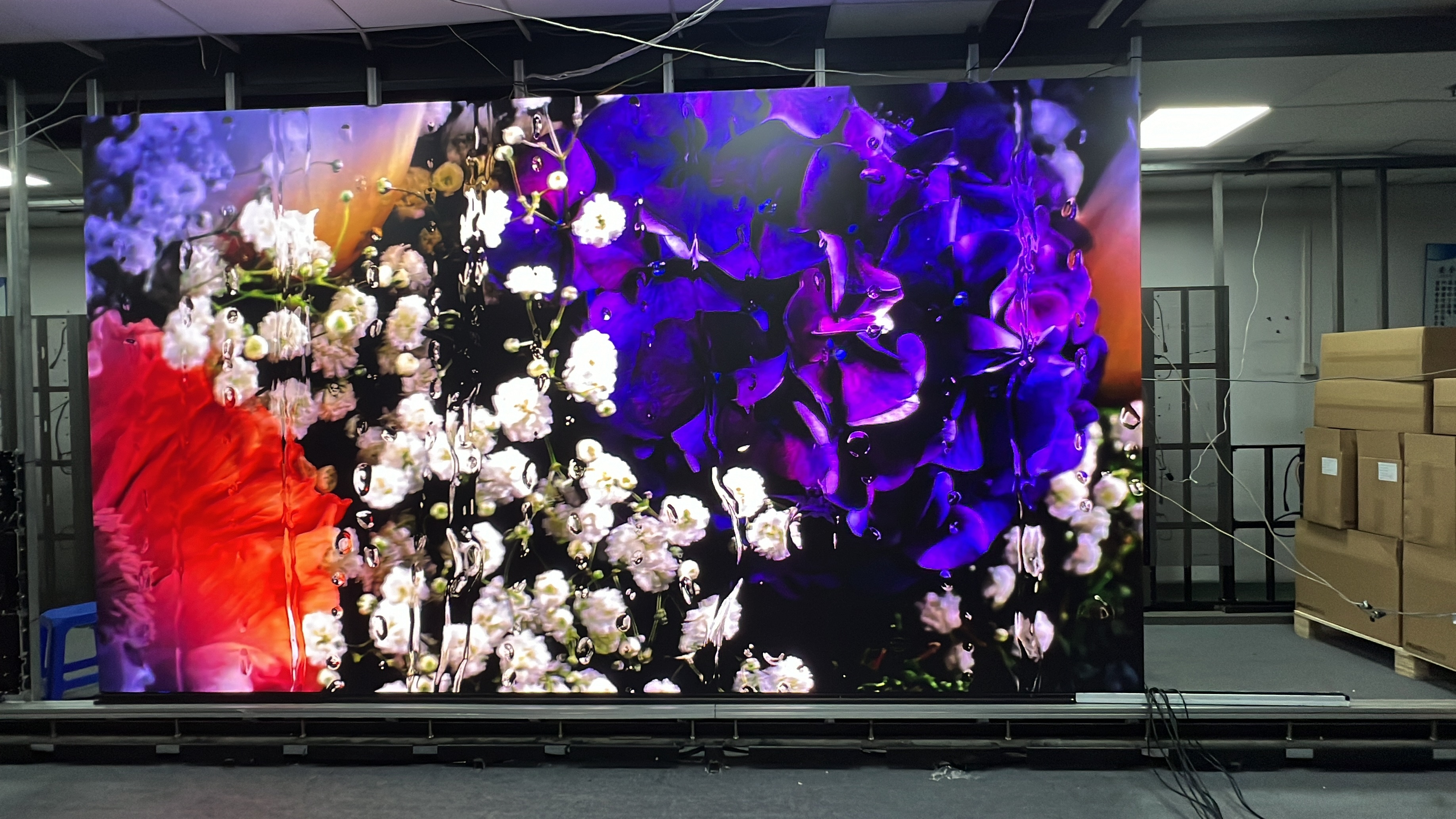 Indoor COB LED Video Wall with 1.25mm Pixel Pitch 600nits Brightness and Front Service Access