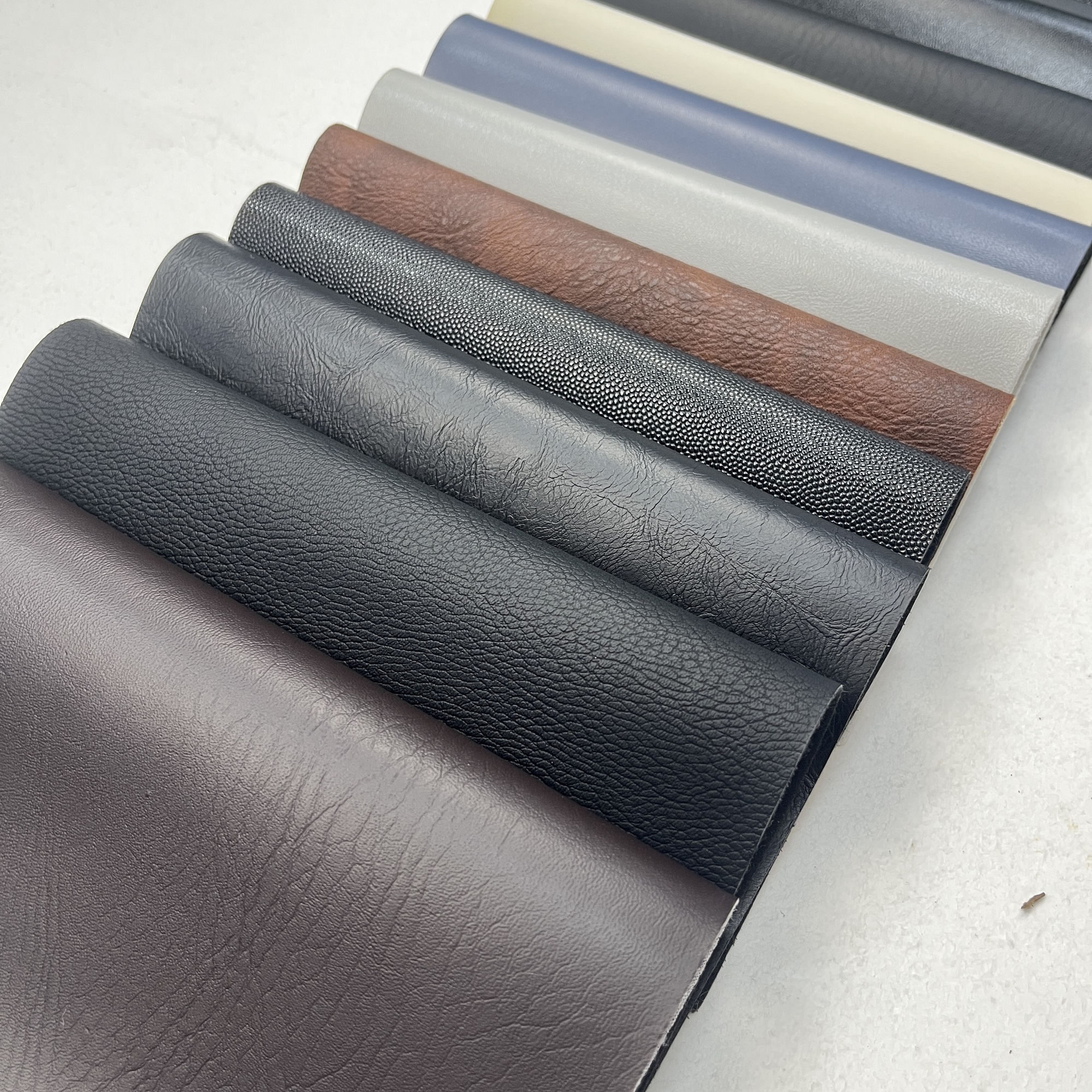Factory Custom PU Vegan Leather Fabric Plain Color Leather for Bags Shoes Clothes Sofas Waterproof